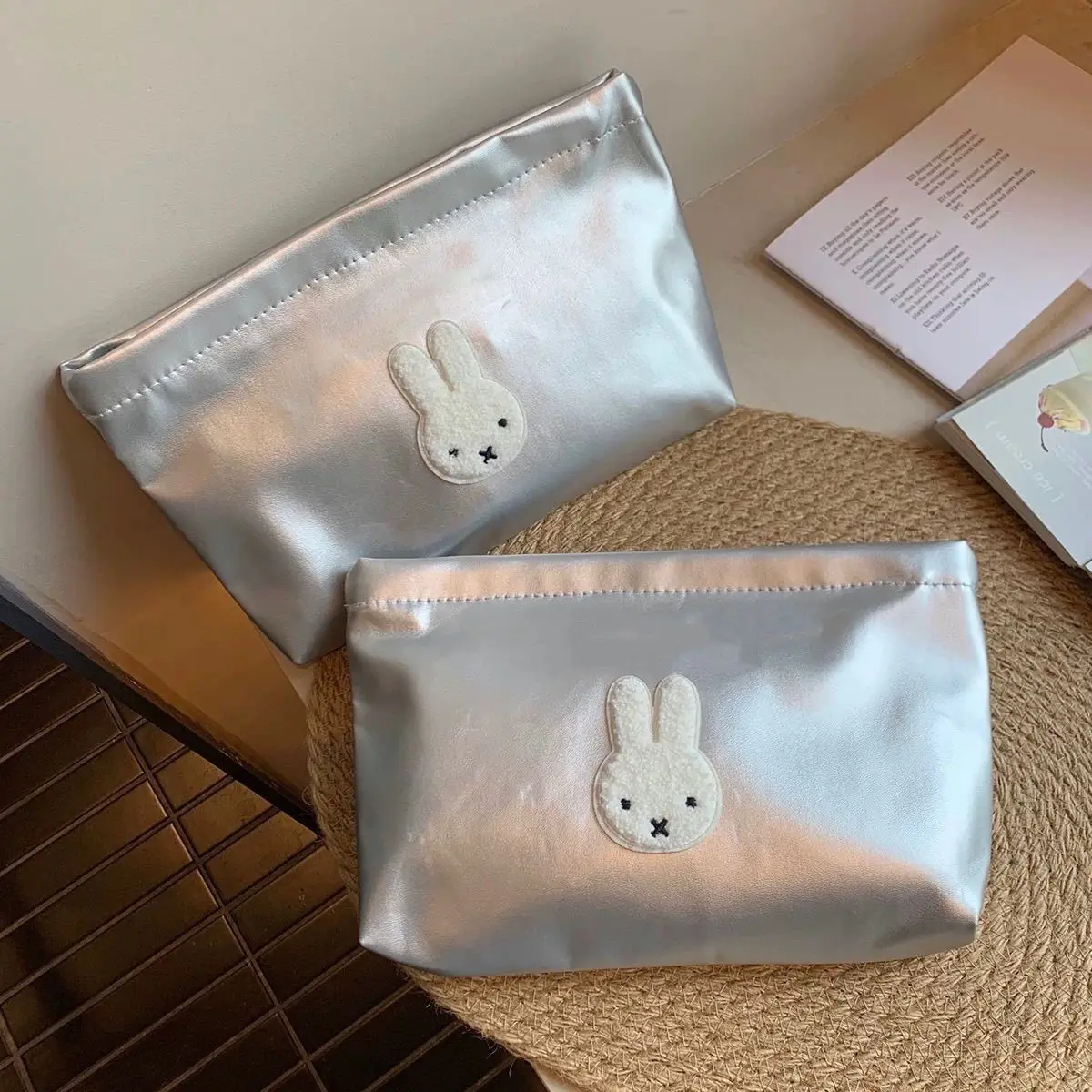 Travel Accessories Toiletries - 漫画のイメージミッフィーメイクアップバッグポータブル大容量トイレタリーバッグ創造性外出整理女性ジッパー収納バッグ