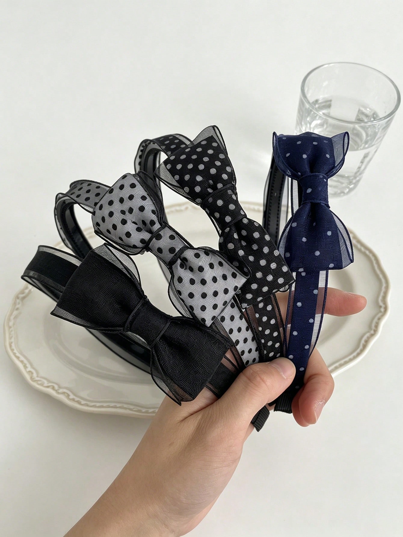 レトロなポルカドット柄のリボンヘアバンド1個、ユニークなプリ - Travel Accessories Present のレビューと価格