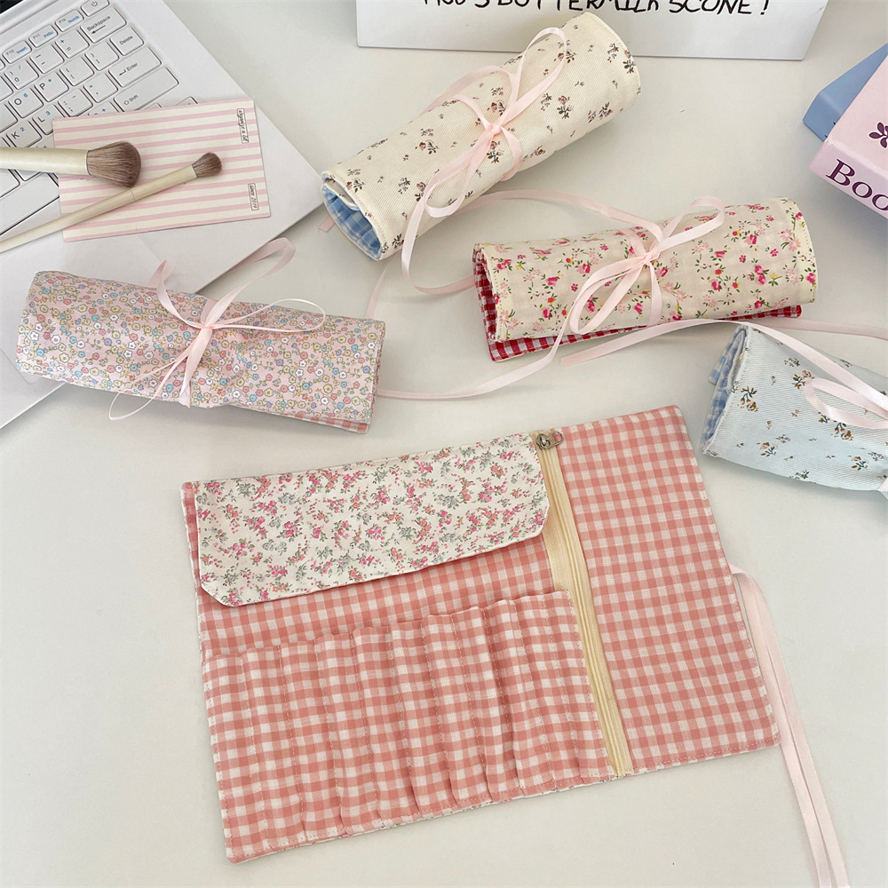 コテージコア風の花柄メイクブラシ収納ロールバッグ、コットンリ - Travel Accessories Toiletries のレビューと価格