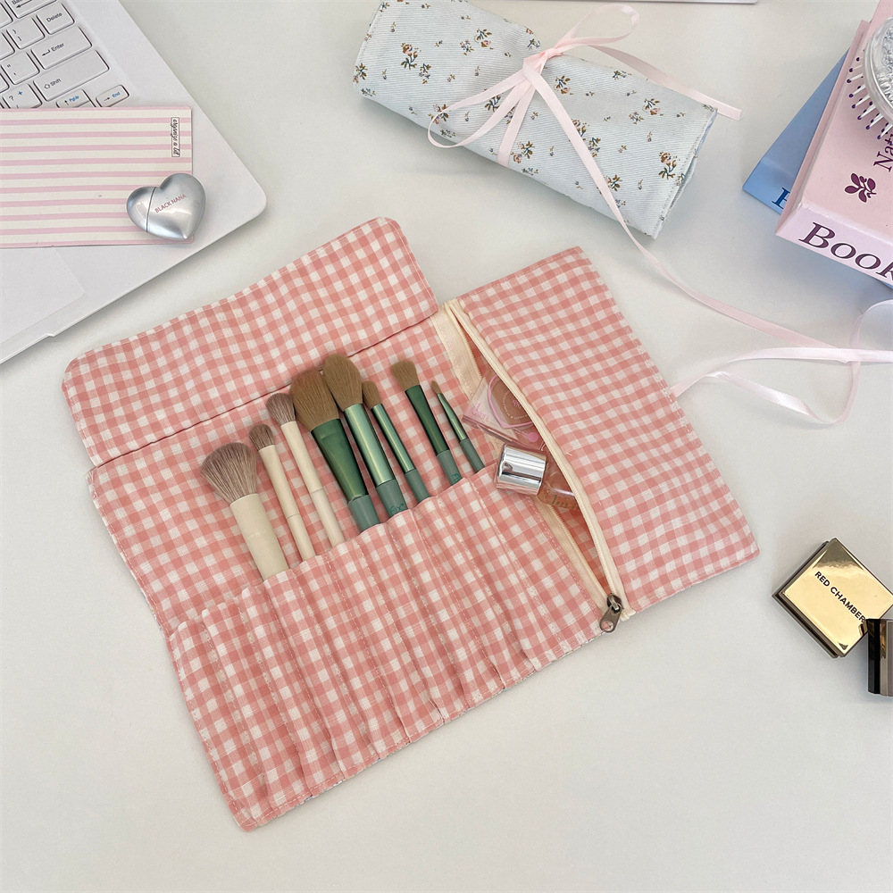 コテージコア風の花柄メイクブラシ収納ロールバッグ、コットンリ - Travel Accessories Toiletries のレビューと価格