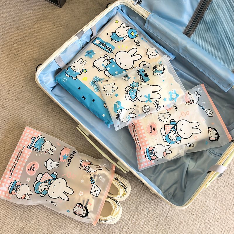 かわいいミッフィーの漫画柄収納バッグ、衣類・靴・下着用、個別 - Travel Accessories Girly のレビューと価格
