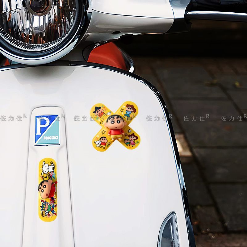 クレヨンしんちゃんバンドエイド漫画アニメカーステッカー、電動 - Sticker Luggage Decorative のレビューと価格