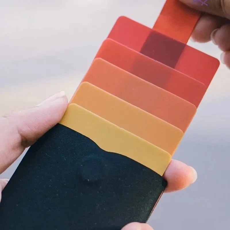 DAX V2 グラデーションレザーカードホルダー スリムポー - Travel Wallet Slim のレビューと価格