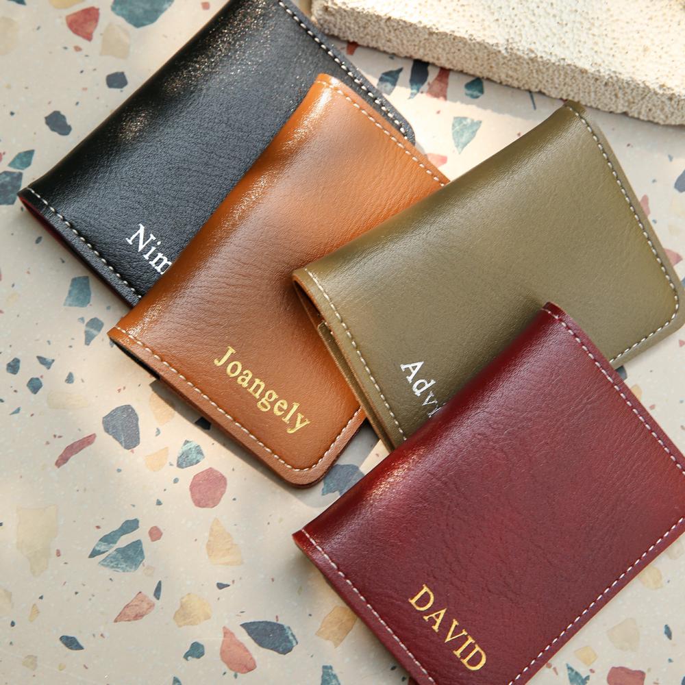 パーソナライズされたカスタム名入り二つ折りレザーカードウォレ - Travel Accessories Present のレビューと価格
